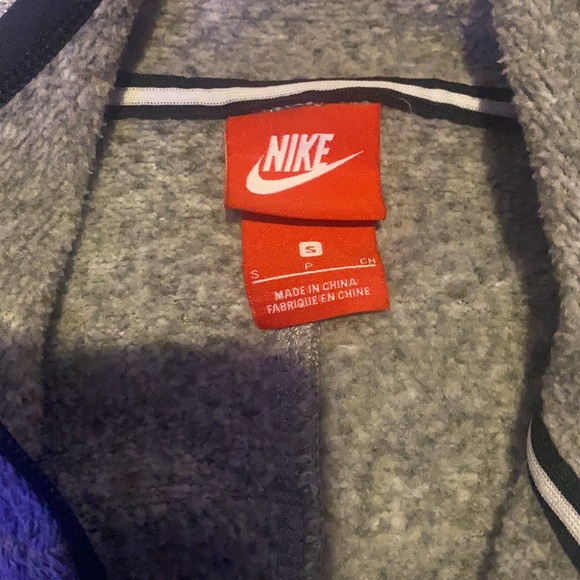 Nike jacket - Picture 2 of 5
